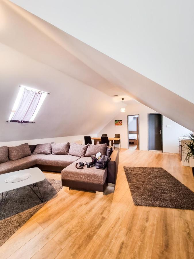 Xxl Rooms Osijek Eksteriør bilde