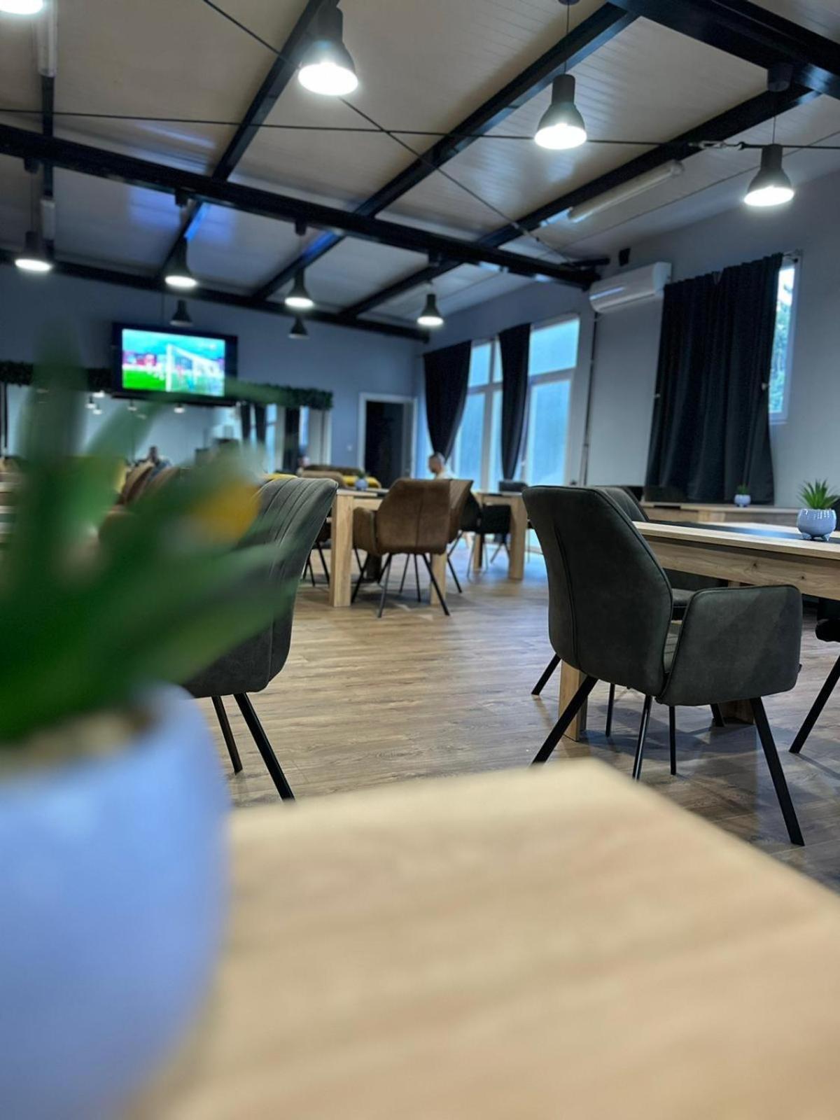 Xxl Rooms Osijek Eksteriør bilde